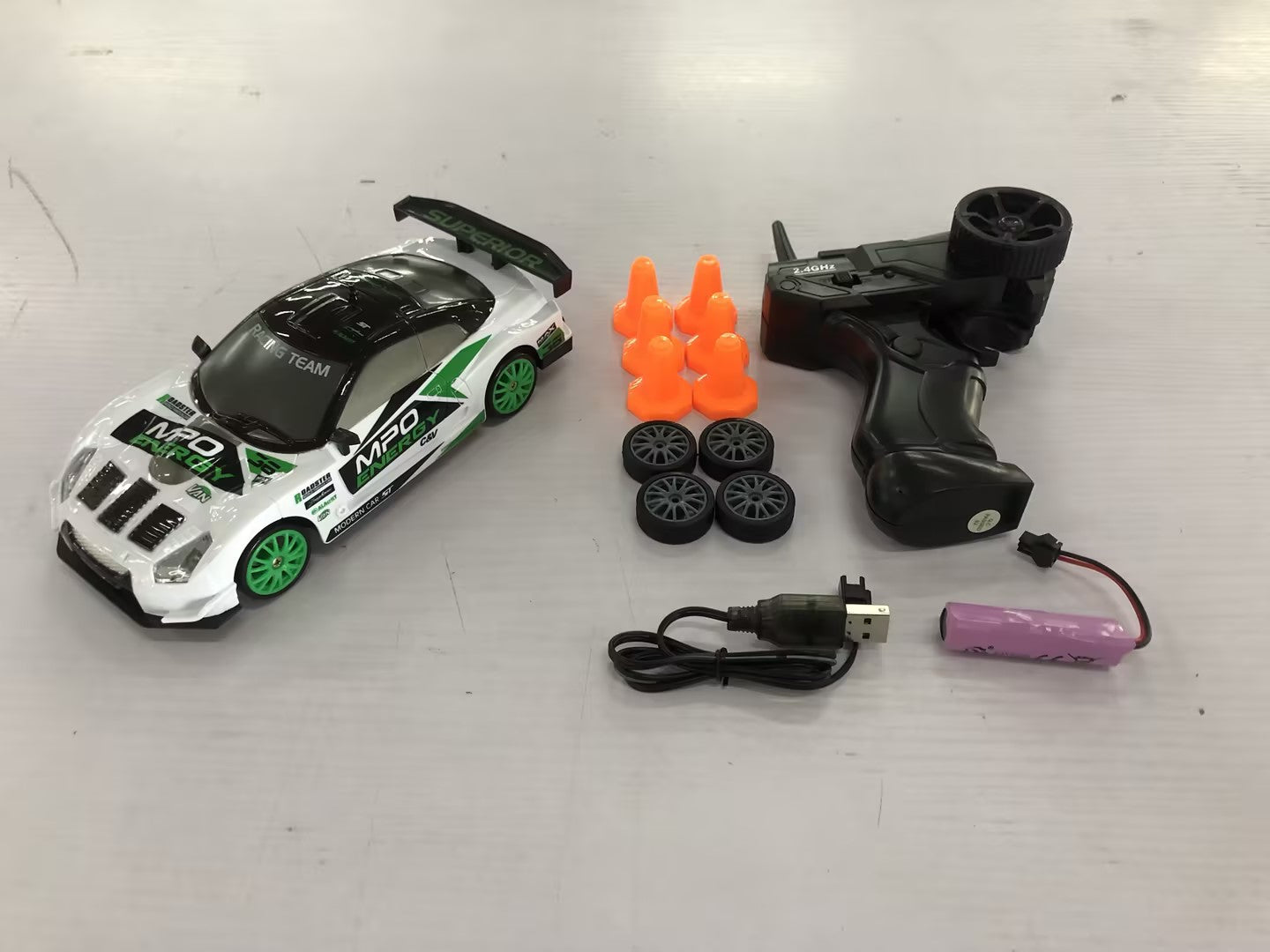 MINIMOTORS™ High-Speed 2.4G Drift Model